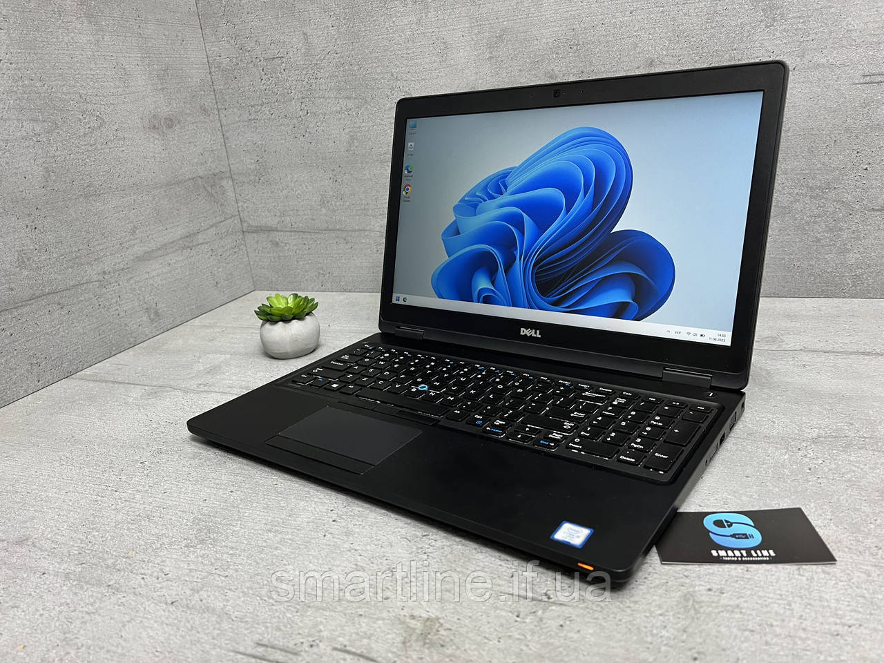 I5-7300U ips 256gb ssd 15.6" Потужний ноутбук Dell Делл 5580