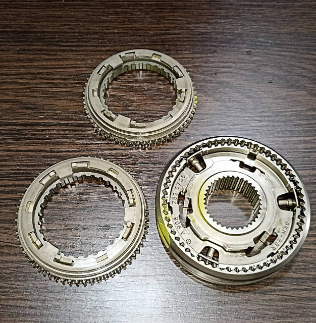 VVF3×2.0 Муфта ступічка сінхронізатори вінець 3, 4 третьої б.у КПП