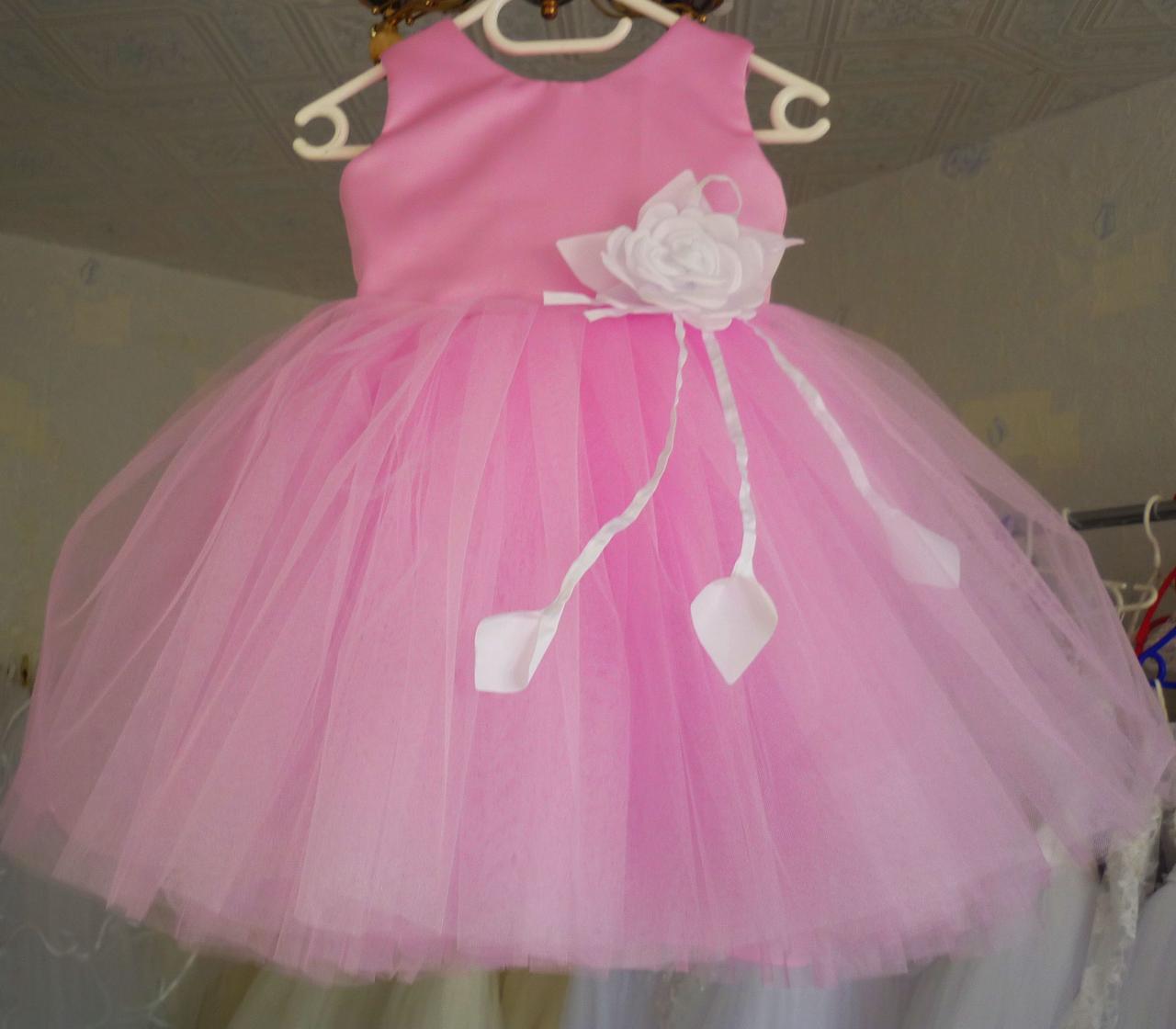 Пишне плаття ніжно-рожевого кольору на 1-2 роки