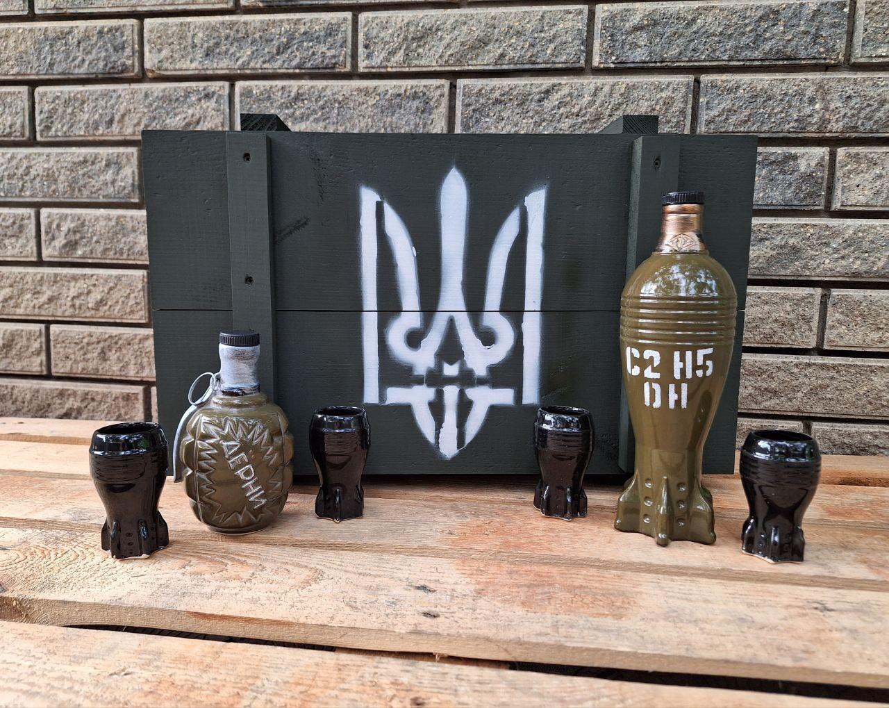 Подарунковий алкогольний набір для справжніх чоловіків у дерев'яному ящику