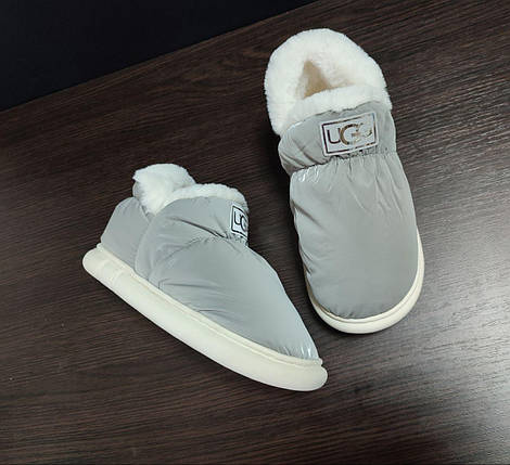 Дутики UGG GREY СІРНІ високі з Опушкою на білій підошві жіночі без застібки непромокальні зимові, фото 1