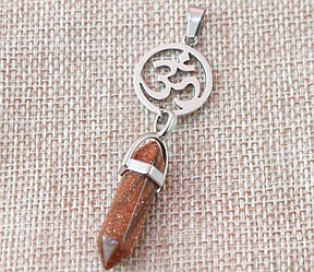 Кулон білий метал ОМ у кругу вставка Червоний авантюрин