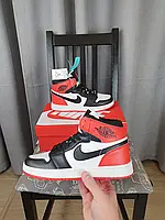 Кроссовки унисекс черные с красным Nike Air Jordan 1 Retro. Найк Аир Джордан 1 Ретро обувь мужская и женская