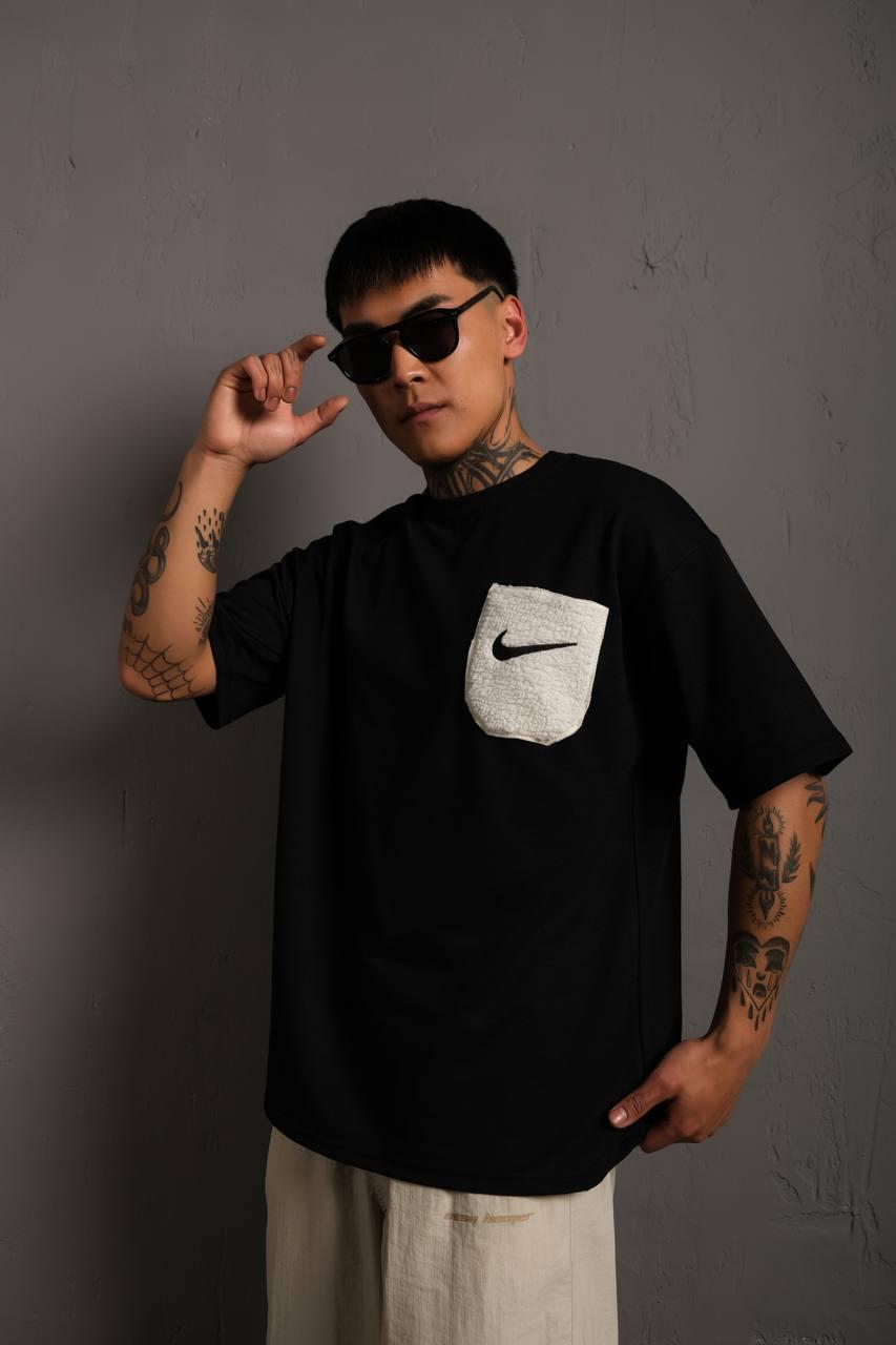 Чоловіча футболка оверсайз Nike з кишенею бавовняна чорна з білим Теніска Найк повсякденна на літо, фото 1