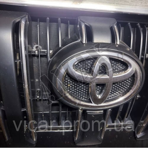 Москітна захисна сітка радіатора: Toyota Land Cruiser Prado 150 (2013-2017)