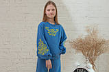 Світшот з об'ємними рукавами для дівчинки в синьому кольорі з жовтою вишивкою р. 104-170, фото 2