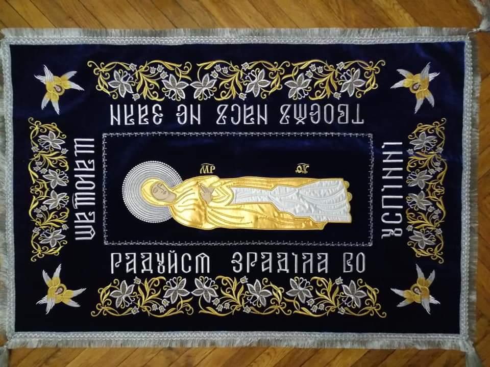 Вишивана плащаниця Успіння Пресвятої Діви Марії на оксамиті 120*80см