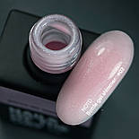 NAILSOFTHEDAY Bottle gel shimmer 02 – надміцний молочно-рожевий гель для нігтів зі срібним шимером, 10 мл, фото 3