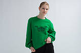 Oversize світшот для дівчинки зеленого кольору з об'ємними рукавами та чорною вишивкою р. 104-170, фото 2