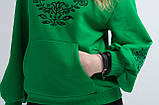 Oversize світшот для дівчинки зеленого кольору з об'ємними рукавами та чорною вишивкою р. 104-170, фото 7