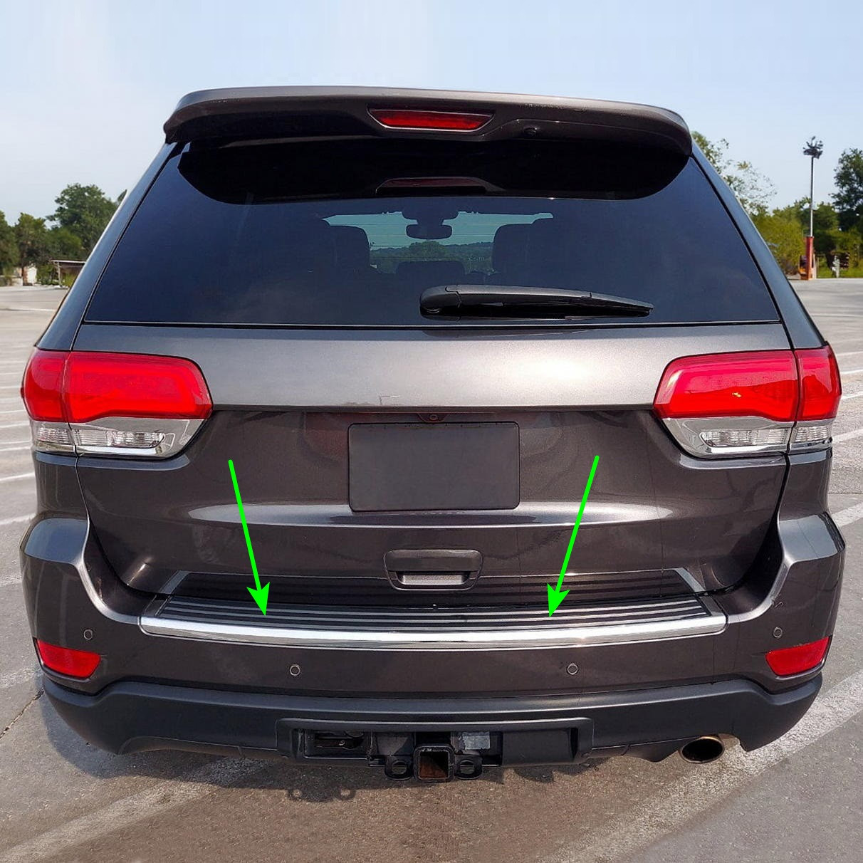 Захисна пластикова накладка на задній бампер для Jeep Grand Cherokee WK2 2010-2021
