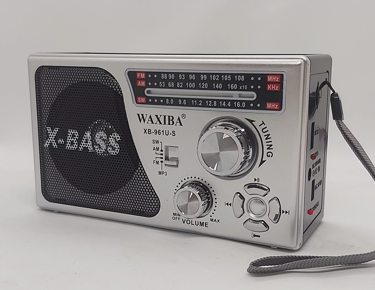 Портативный радиоприёмник с солнечной панелью и фонарем Waxiba XB-961U-S - фото 1 - id-p1924278962