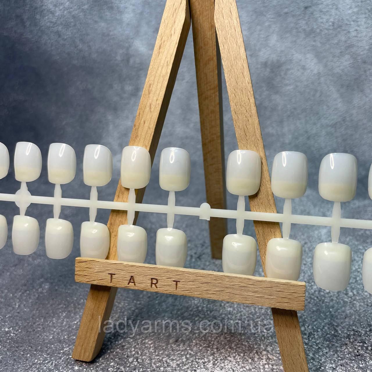 026 ВІДРИВНІ короткий квадрат. МОЛОЧНІ тіпси Lady Arms