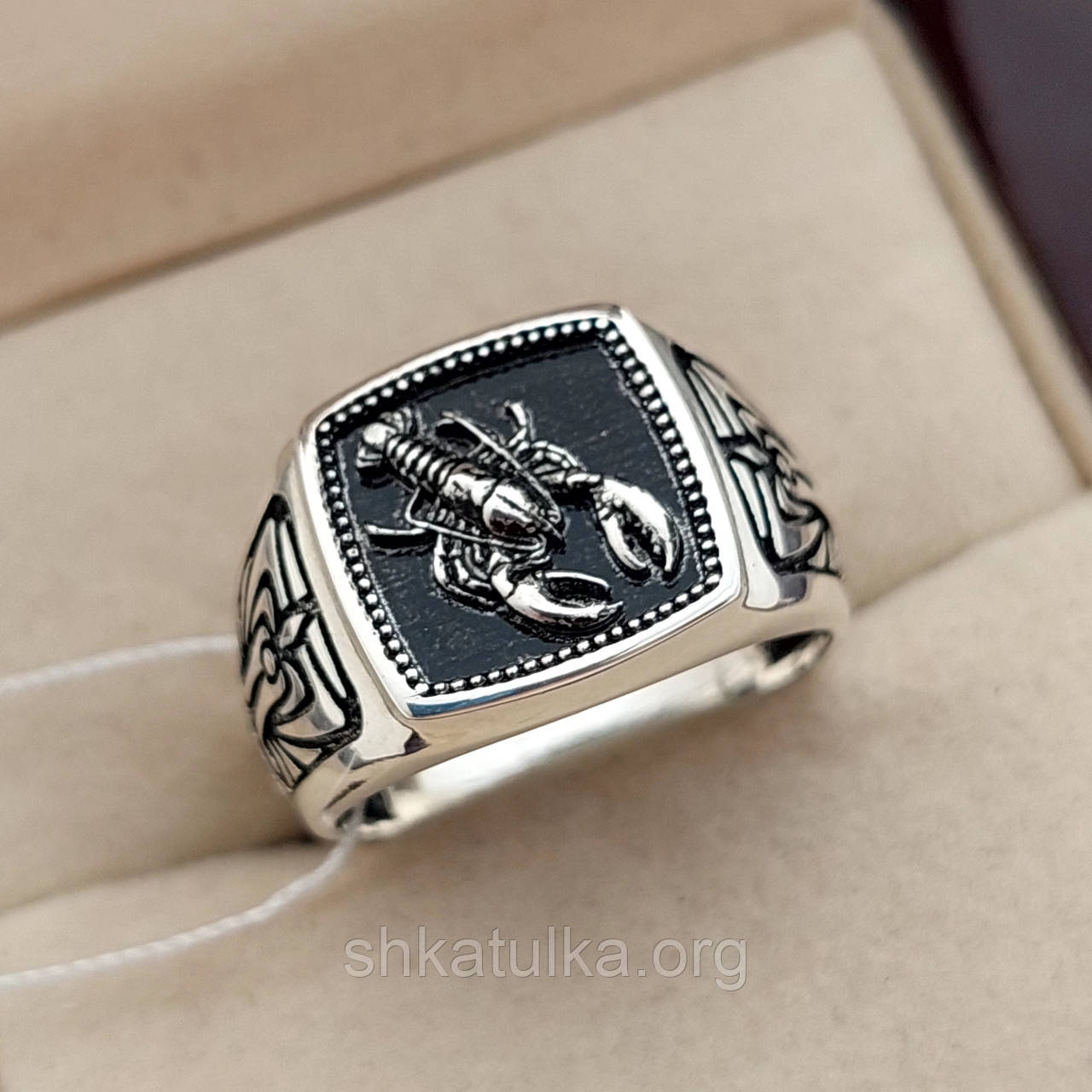 Печатка срібна чоловіча з чорною емаллю знак зодіаку Рак масивна
