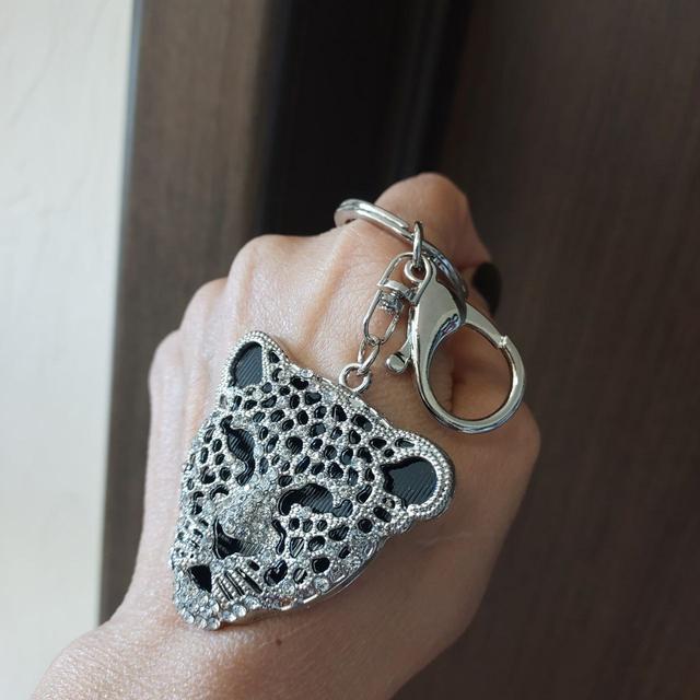 Брелок для ключей лео