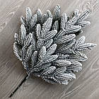 Декоративна штучна хвоя лита гілка ялинки Classic 60 см засніжена