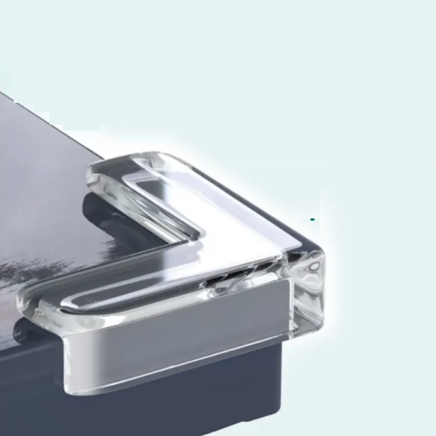 М'яка захисна силіконова накладка з клейкою стрічкою на кути меблів і віконні стулки, набір 4 шт