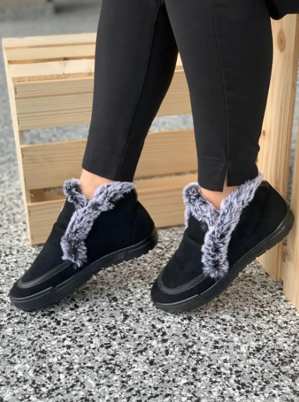 Жіночі черевики утеплені стильні чорні