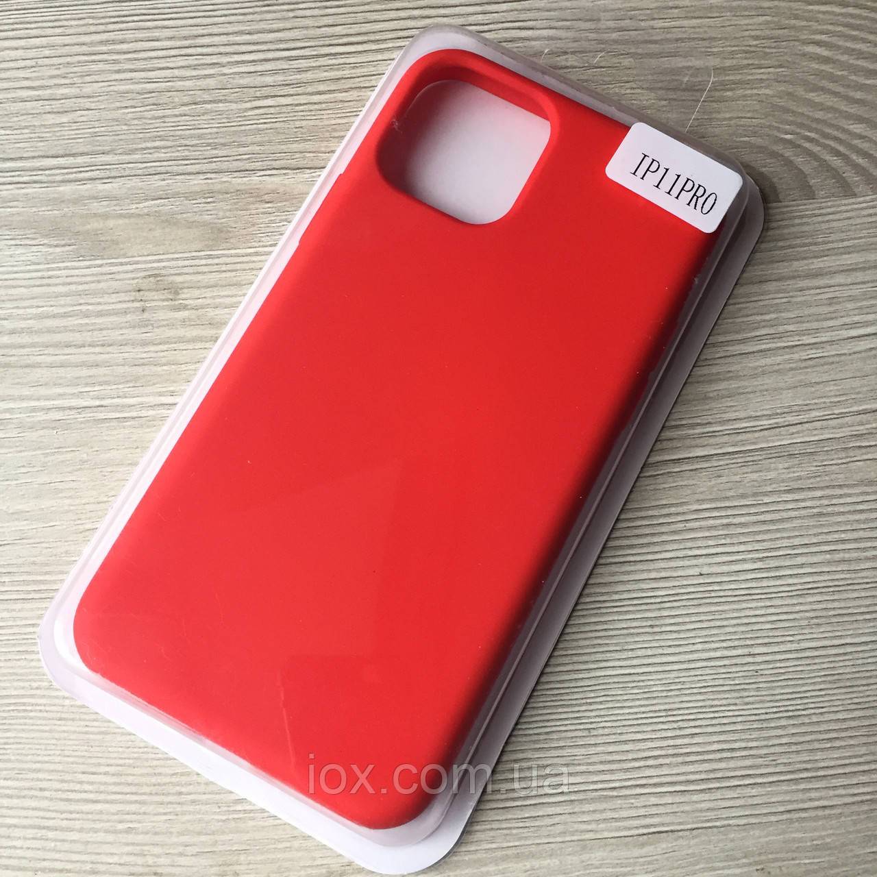 Силіконовий червоний чохол Soft Touch для iphone 11pro в упаковці