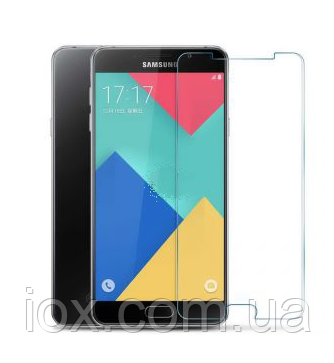 Захисне скло на Samsung Galaxy J3 2018 в упаковці
