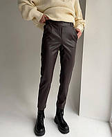 Классные женские брюки «Амур» из эко-кожи. Верх резинка, карманы 42,44,46,48. Цвета 2 Шоколад
