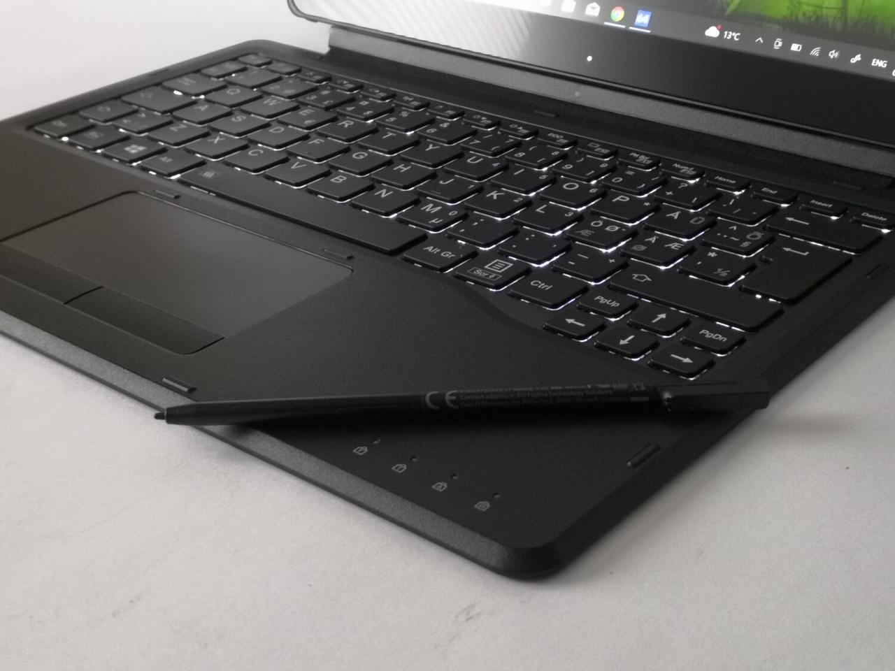 Ноутбук-трансформер Fujitsu Tablet Stylistic V727 / 12.5" IPS Touch / Core i5-7Y57 (2(4) ядра по 1.2-3.3GHz) / - фото 4 - id-p1925227661