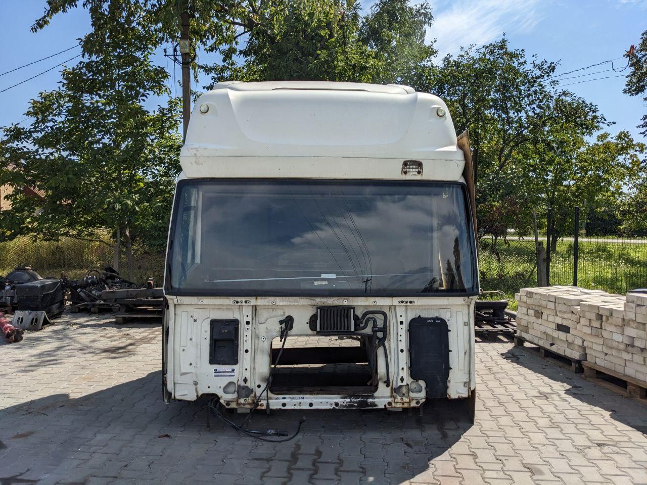 Кабіна б/в DAF CF 85 оригінал