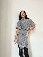 Шикарный женский костюм. Рукав до локтя,юбка на молнии с разрезом,74 см.Плотный трикотаж.42,44,46.(Цвет1)Серый