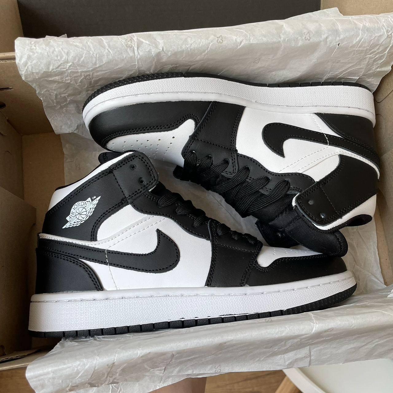 Nike Air Jordan 1 Hight Black White ID