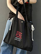 Чорна сумка шопер з модним малюнком "Краса і сила" / трендова модель, фото 3