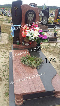 Елітний пам'ятник комплекс з червоного та чорного граніту 1200*2000
