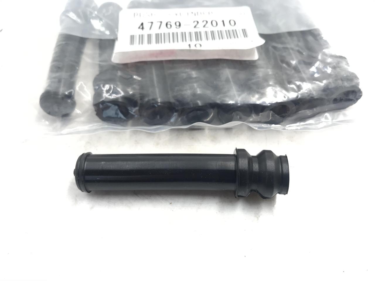 Пильовик направляючої супорта, оригінал 47769-22010 Тойота Камрі, Королла, РАВ4, Лексус ЕС, РХ 1994-2018