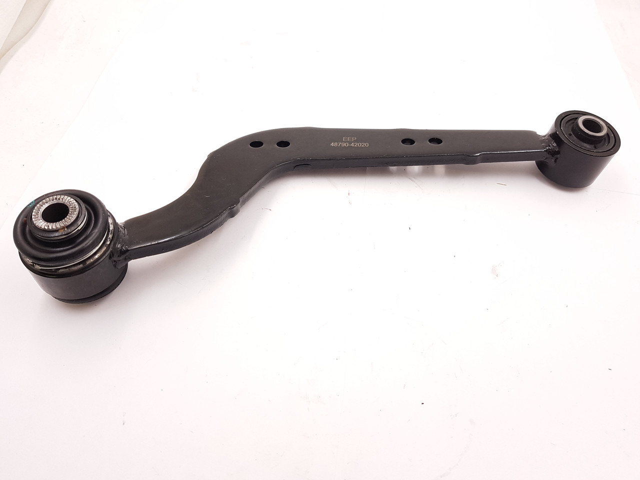 Рычаг задней подвески поперечный левый верхний MATOMI