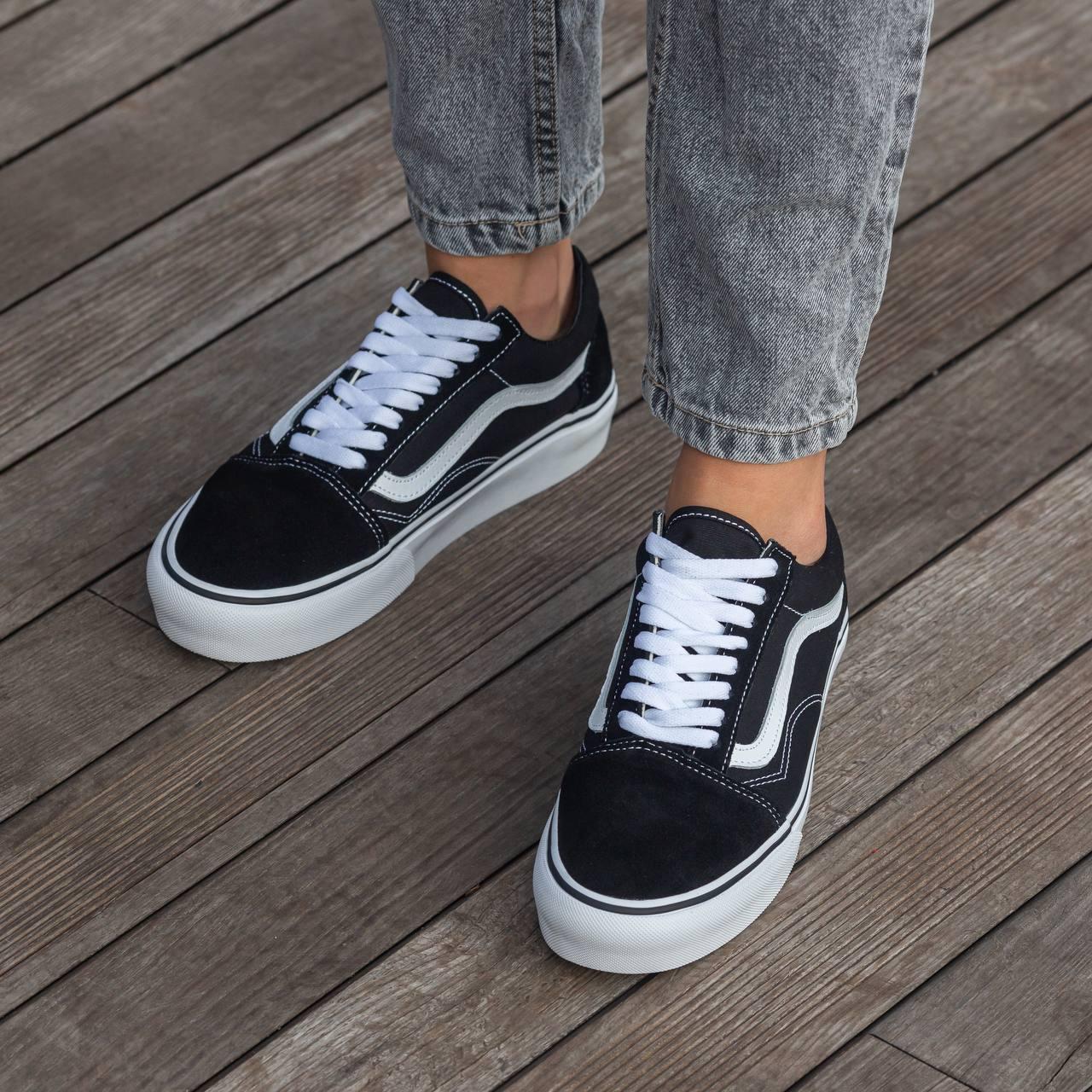 Чорно білі кеди на високій підошві Vans Old Skool Platform