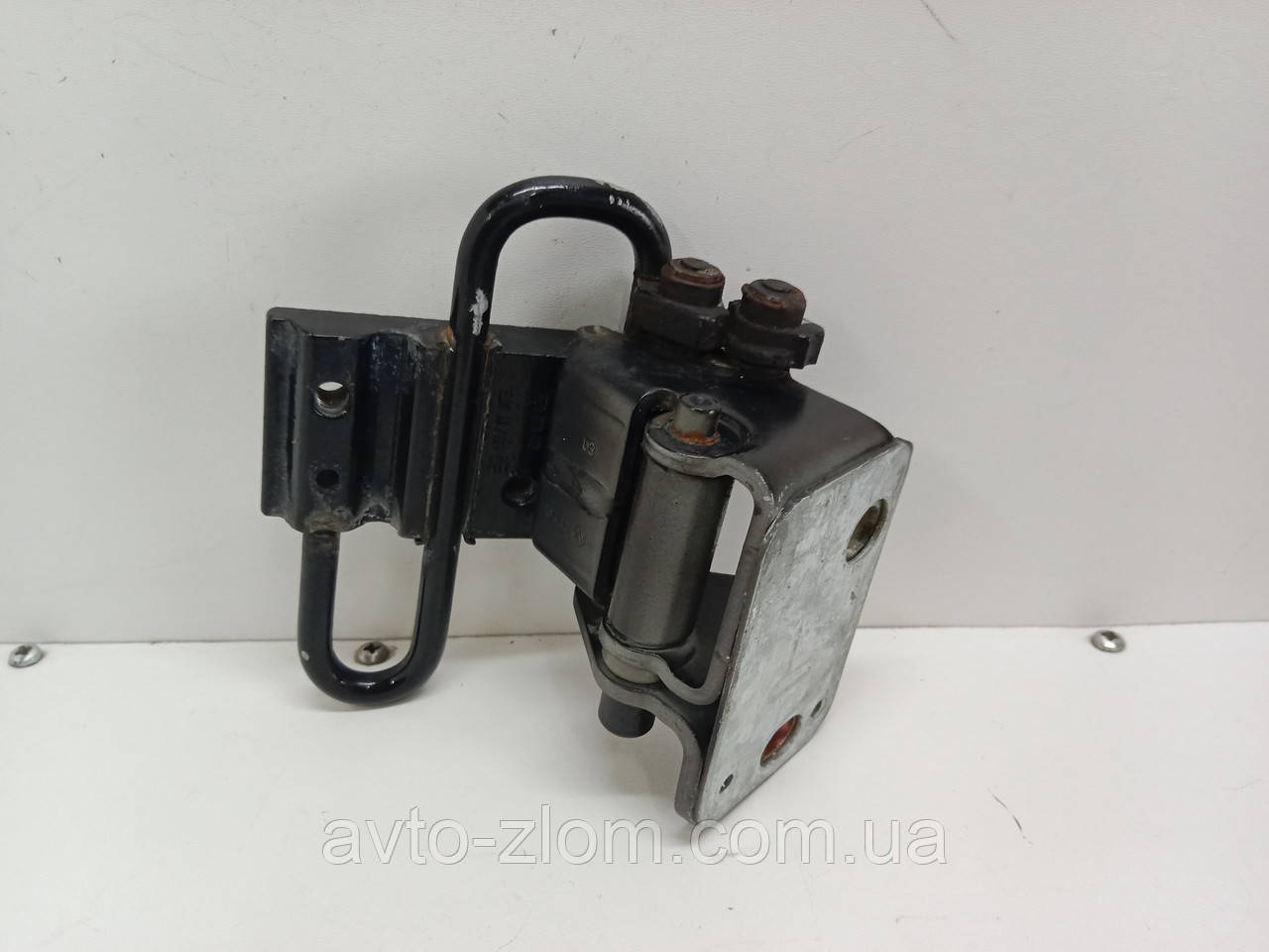 Петля дверей Audi A4 B6, B7, Ауді А4 Б6, Б7. Передня права нижня. 8E0831412B., фото 1