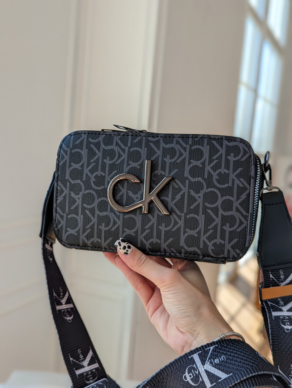 Купить Женская сумка кросс-боди Calvin Klein Кельвин Кляйн черная хром ...