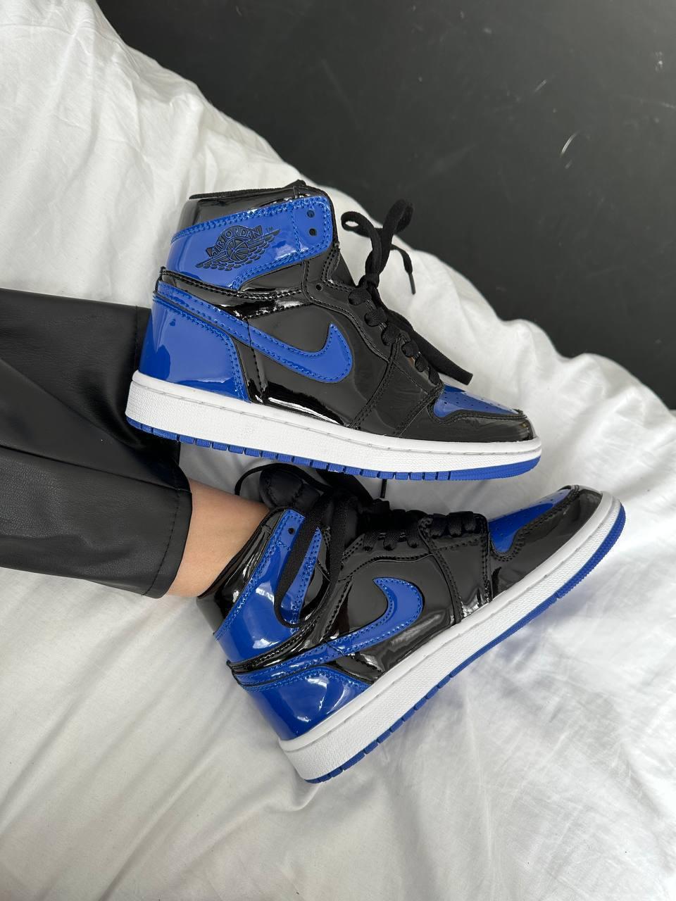 Black royal blue store jordan 1