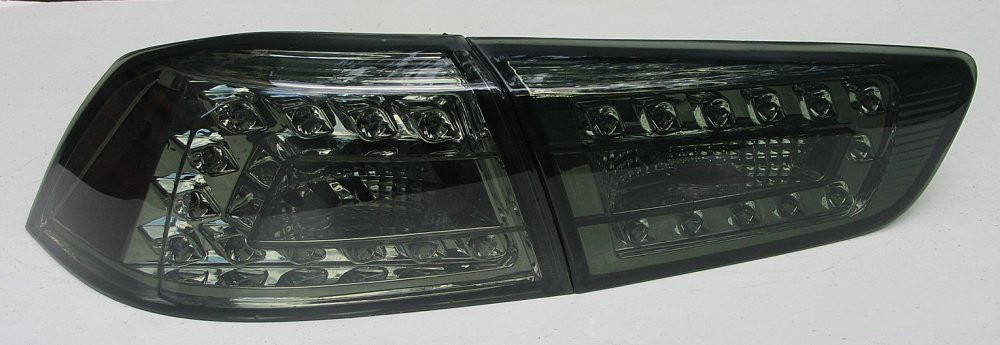Задні фари альтернативна тюнінг оптика ліхтарі LED на MITSUBISHI Lancer X 07-17 Митсубиси Лансер Икс
