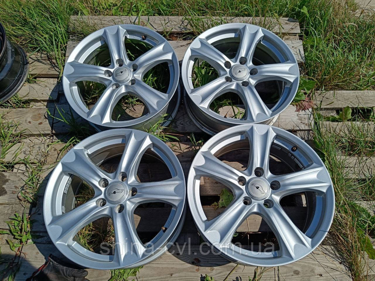 Диски 5.114.3 r17 7j et45 dia67.1 Hyundai Santa-Fe/Tucson