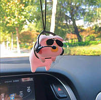 Свинка в авто на зеркало, декоративная свинка в очках, свинка подвеска в машину, подвеска поросенок в авто