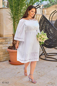 Хлопкова жіноча біла сукня довжини міді, з талією на резинці і вишивкою з 48 по 62 розмір