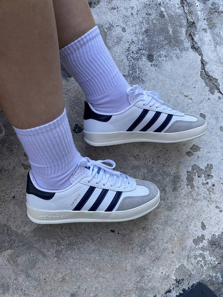 Adidas gazelle white and blue leather hotsell