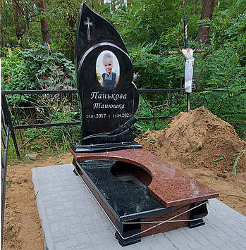 Пам'ятник комплекс кераміка із чорного та червоного граніту Камінь квітучого спокою 600*1200