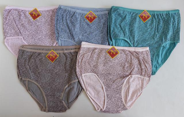 фотографія жіночі труси великого розміру