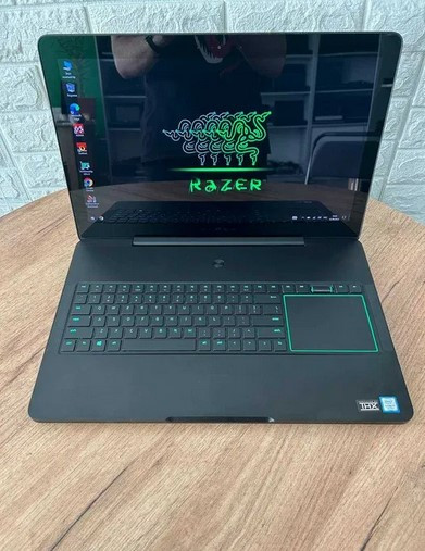Ноутбук Сенсорний Razer Blade 17,3" 4K IPS i7 7820HK 32Gb SSD 512Gb GTX 1080 Б/В, фото 1