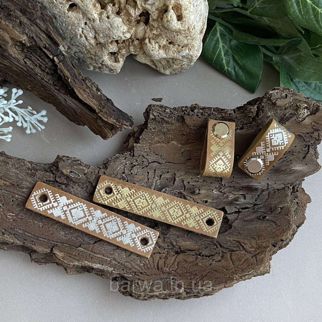 Шкіряна бірка з металізованим тисненням ВИШИВАНКА 7х1,5 см (гвинт)