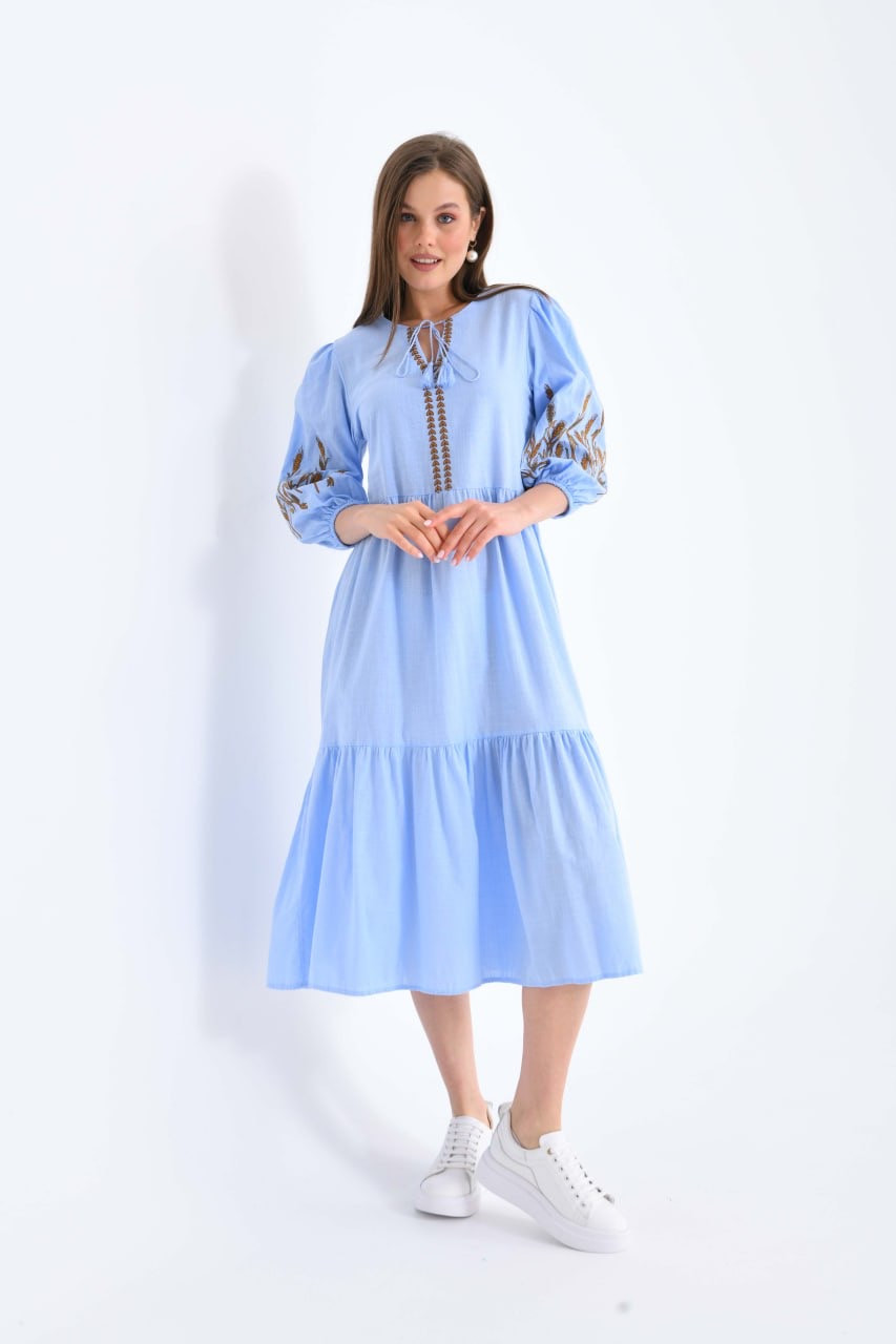 Молодіжна сукня вишиванка блакитного кольору з яскравою вишивкою розмір S, M