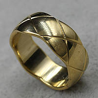Кольцо золотистое из ювелирной медицинской стали от Stainless Steel марка 316 L ширина 9 мм лазерные насечки
