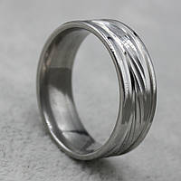 Мужское кольцо серебристое от Stainless SteeL нержавеющая сталь лазерный рисунок нарезки 8 мм ширина 18