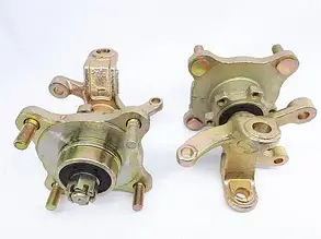 Цапфа (поворотний кулак) ATV 150-250 правий + лівий у зборі зі маточкою (на 4 болти) під дискове гальмо